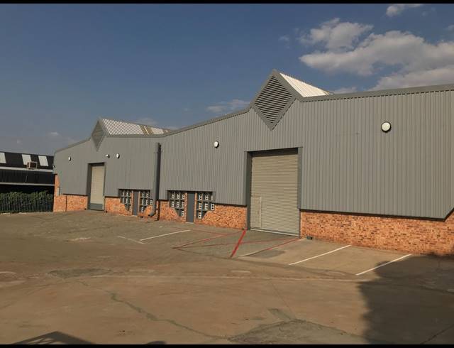 2,316M² WAREHOUSE TO LET IN ROOIHUISKRAAL